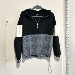 Avia Women’s Light Weight Pull Over Size M